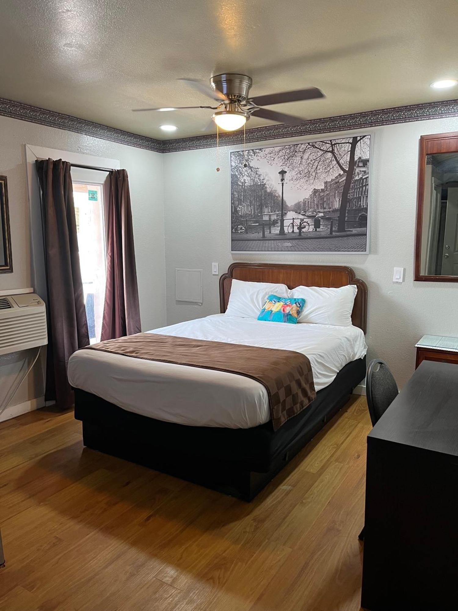 Outpost Motel 드리핑 스프링스 외부 사진